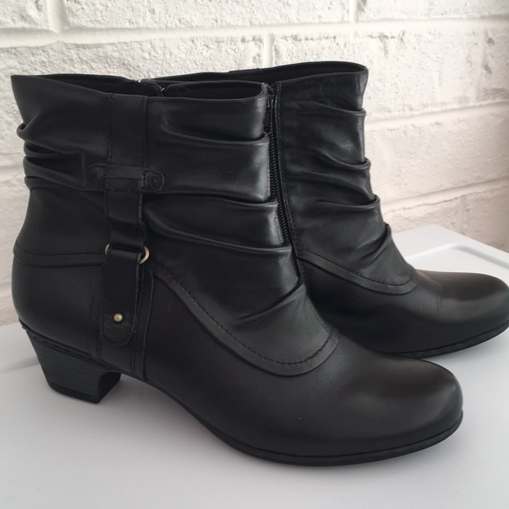 Cobb Hill short boots. Worn once, great condition.